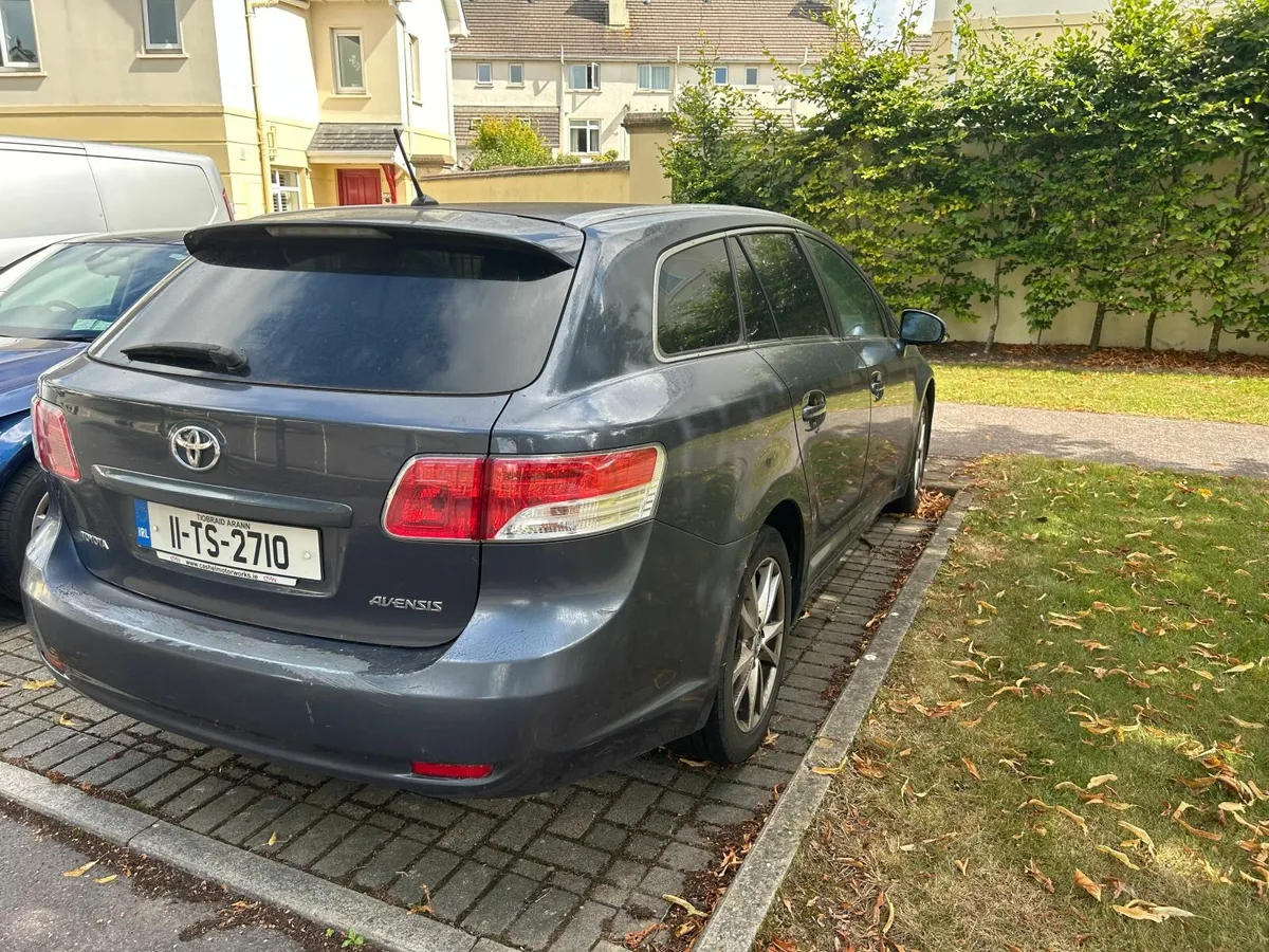 Toyota Avensis 2011 - Image 4