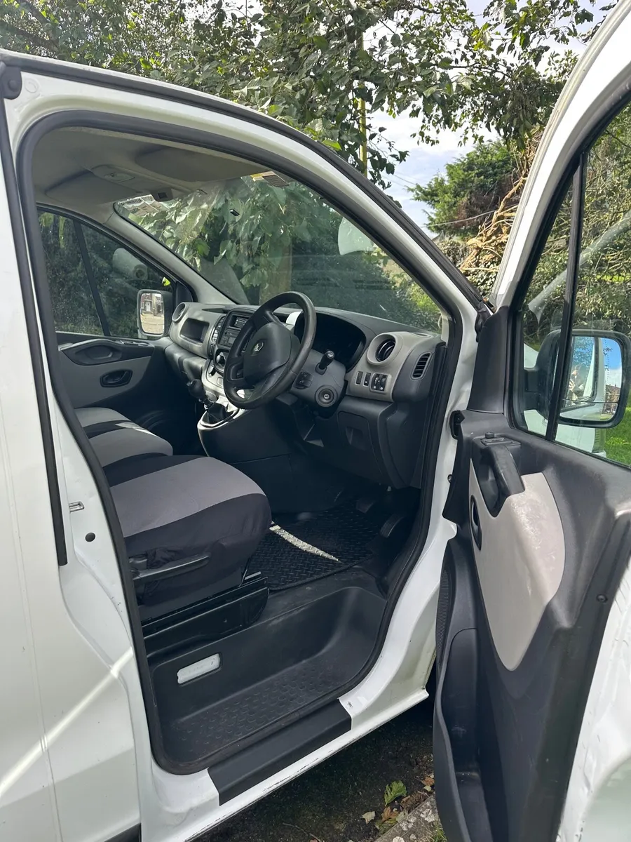 Renault Trafic 2015 - Image 4