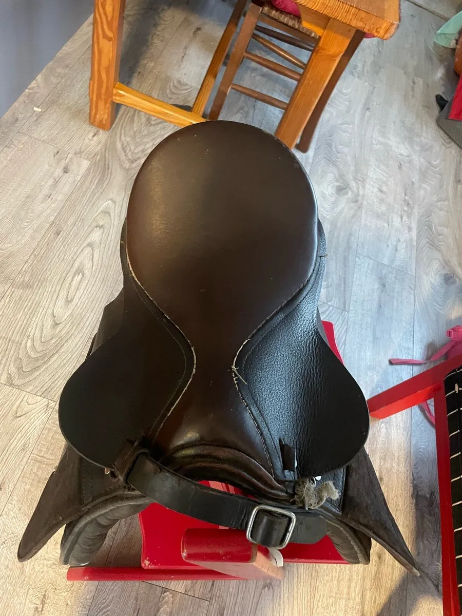 Kids saddle and stirrups - Image 3