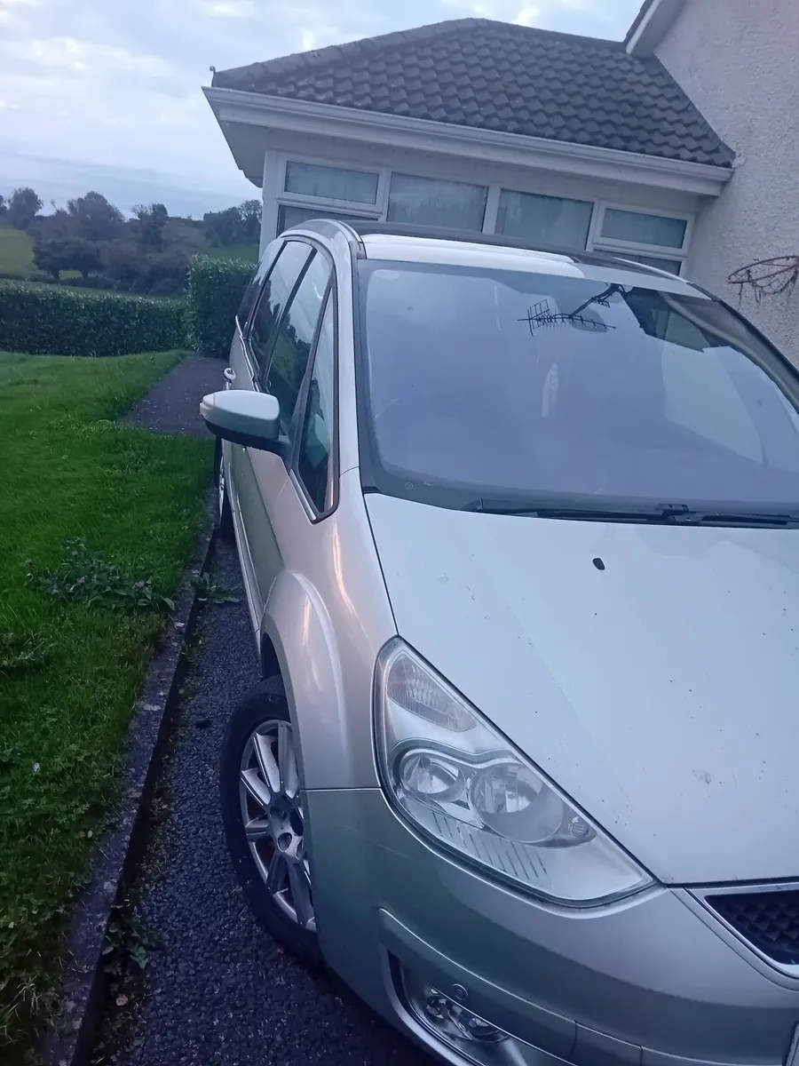 Ford Galaxy 2009 - Image 2