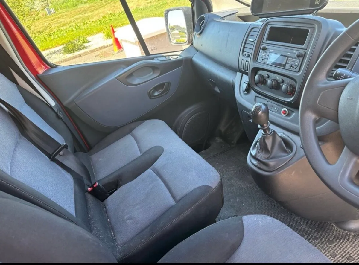 2018 vivaro  TESTED & TAXED - Image 3