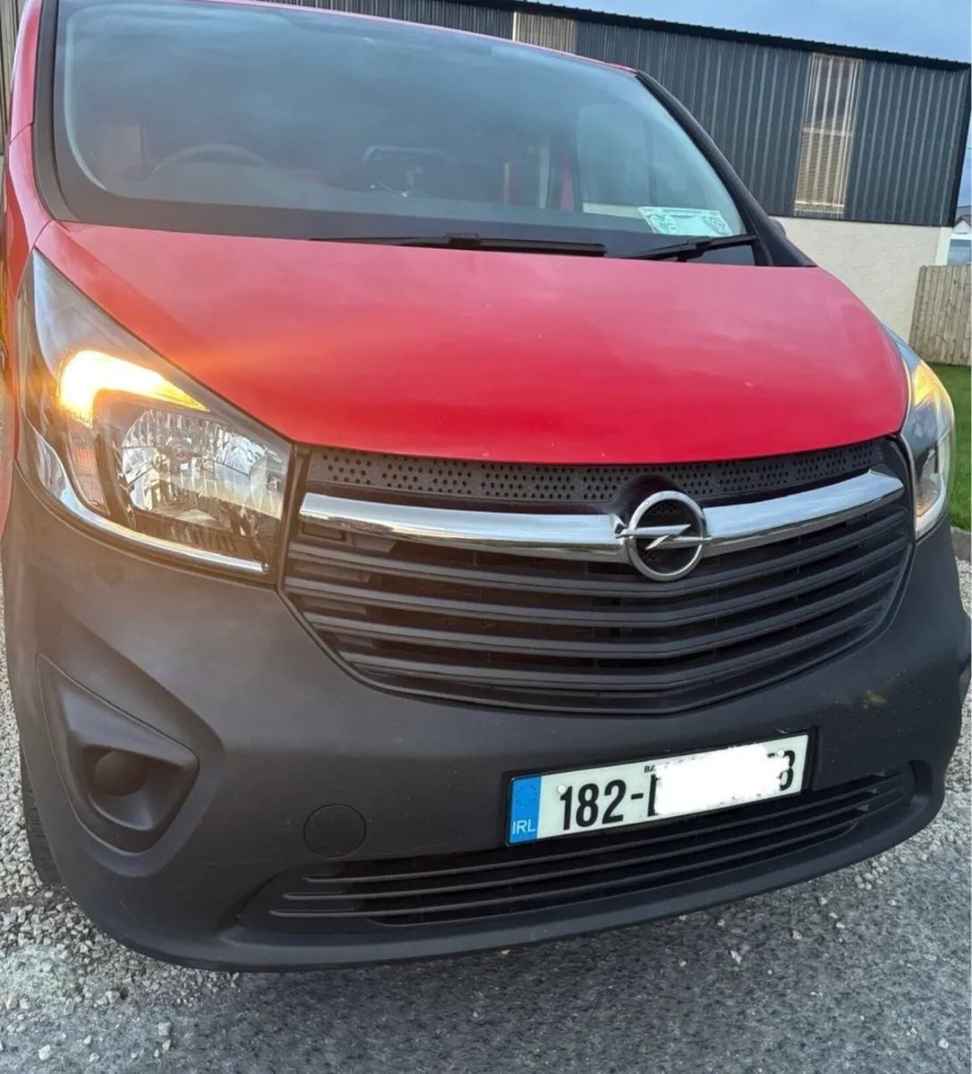 2018 vivaro  TESTED & TAXED - Image 4