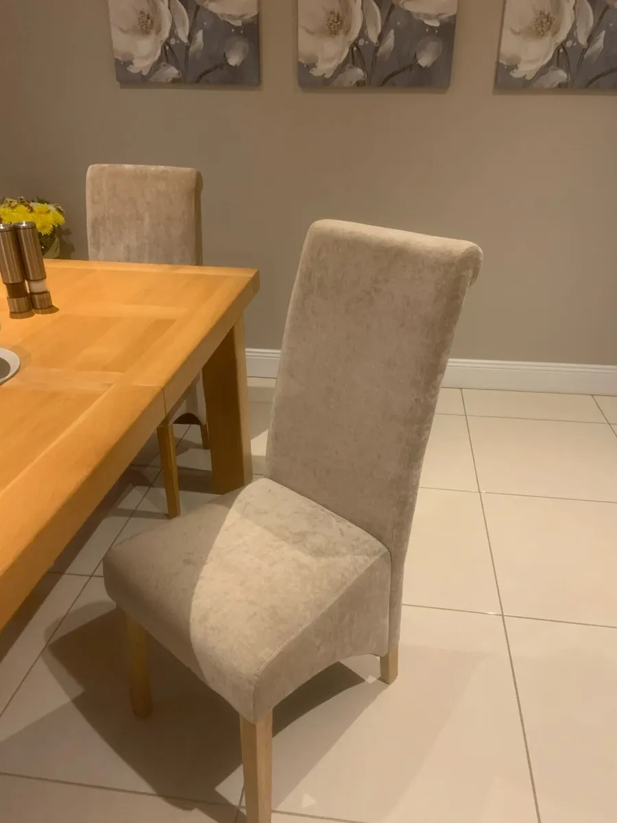 4 kitchen/dining chairs - Image 1
