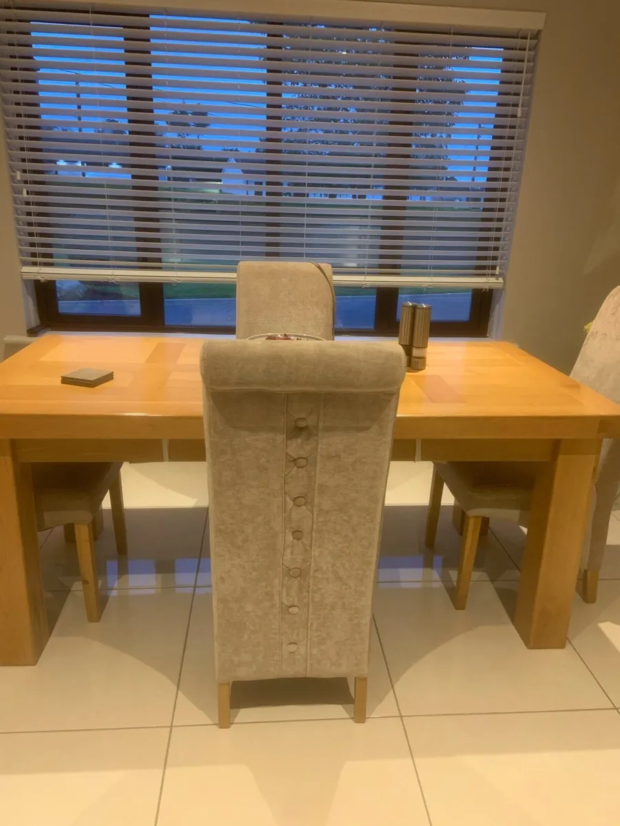 4 kitchen/dining chairs - Image 2