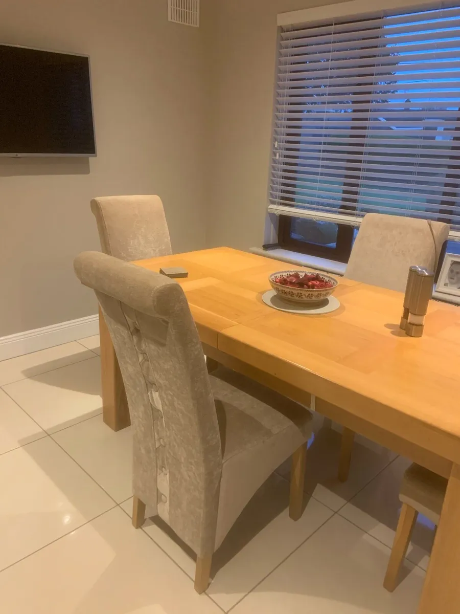4 kitchen/dining chairs - Image 3
