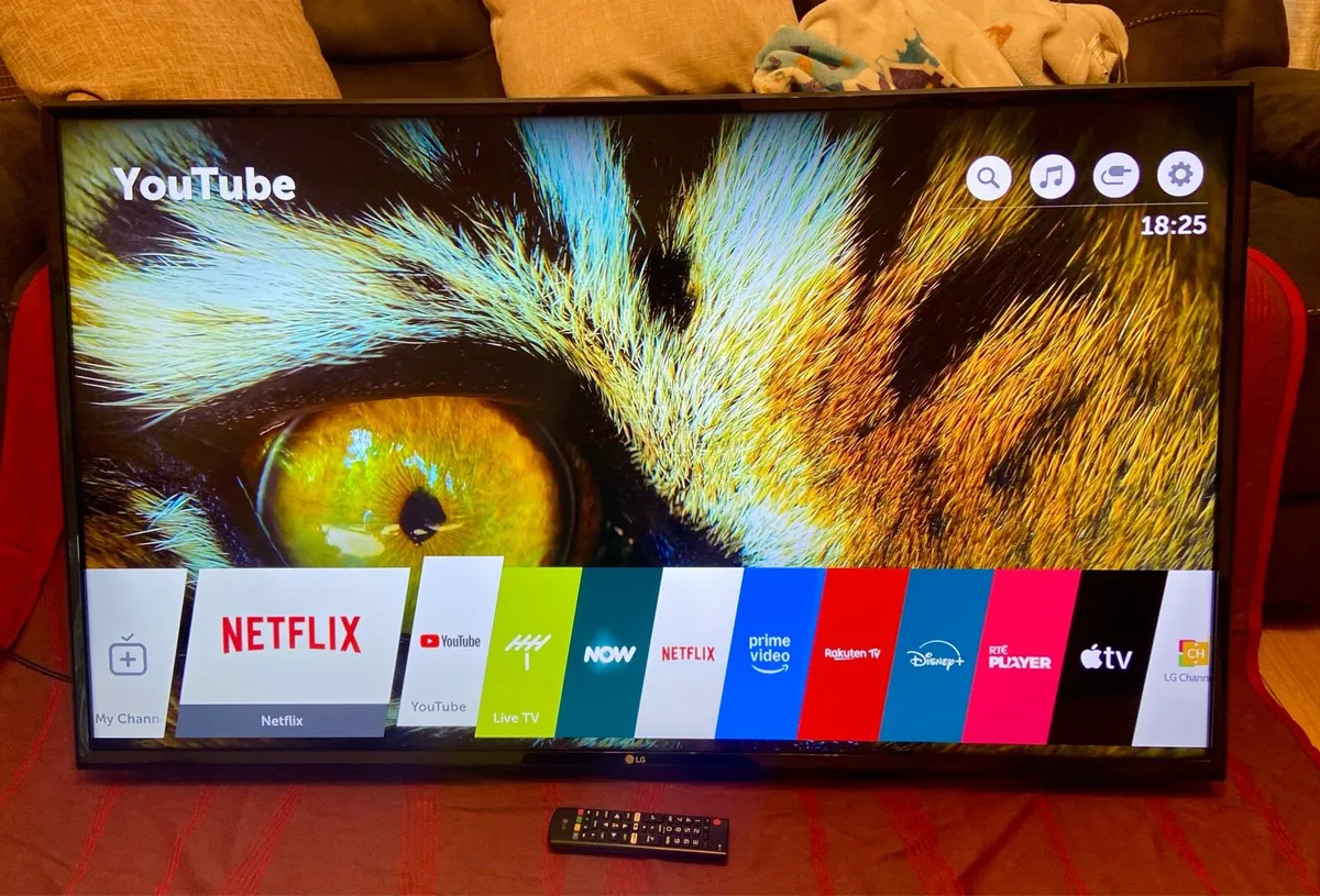 LG 50” 4K Smart Tv & Wall Bracket - Image 2