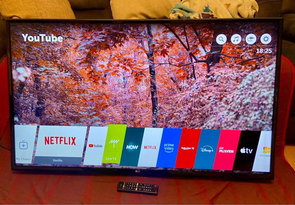 LG 50” 4K Smart Tv & Wall Bracket - Image 3