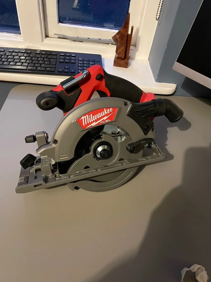 Milwaukee Skill Saw - Image 1