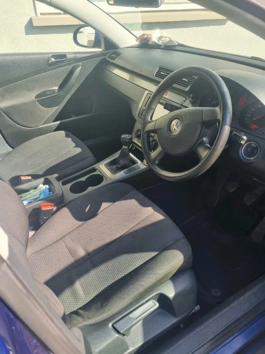 Volkswagen Passat - Image 3