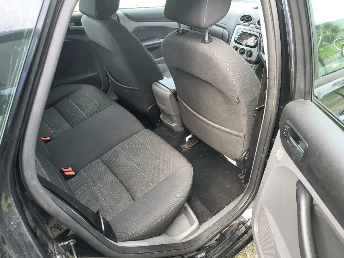 Ford Focus 1.6tdci 2011 - Image 4
