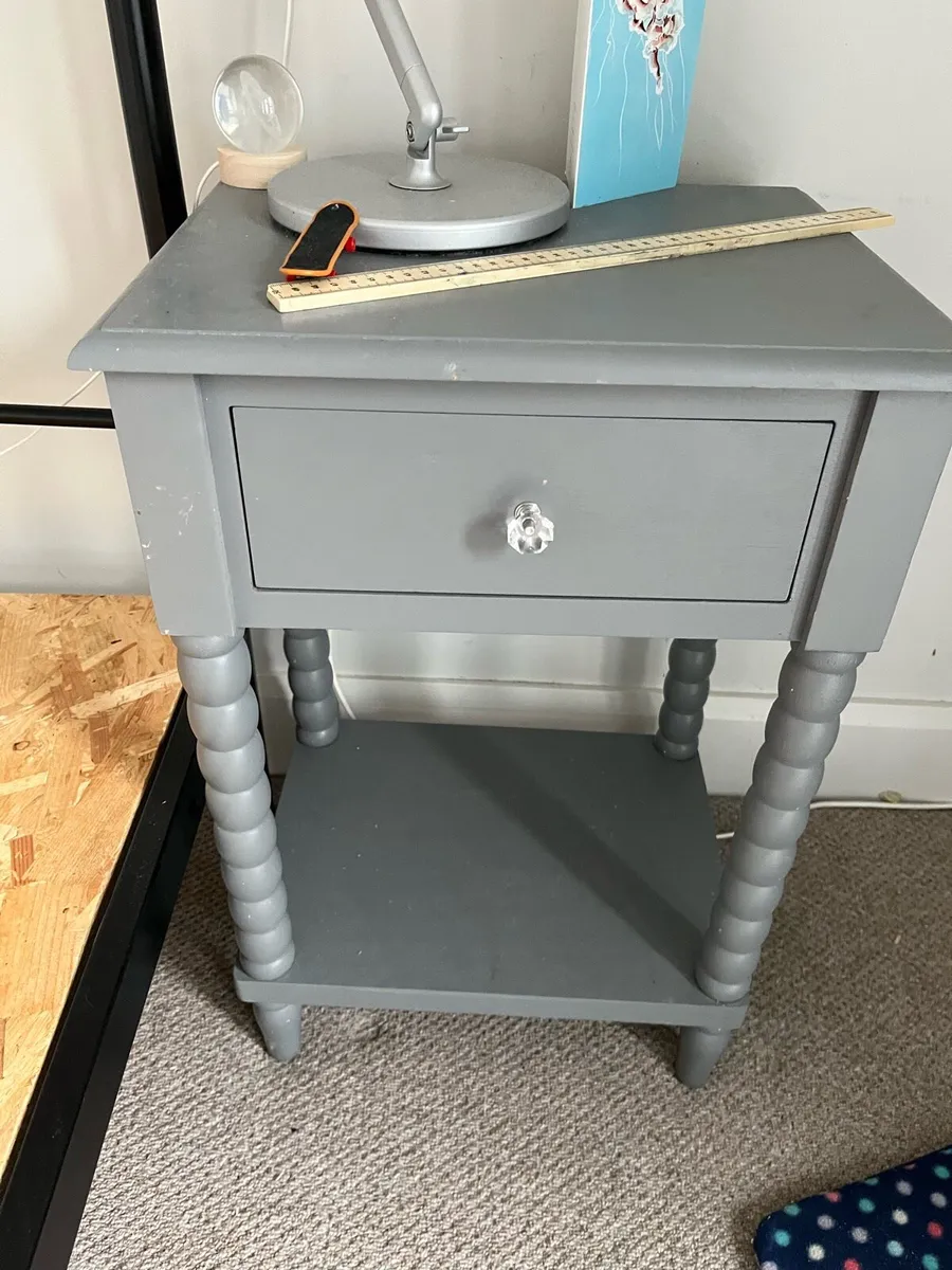 Bedside table