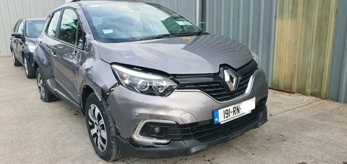 191 RENAULT CAPTUR - Image 3