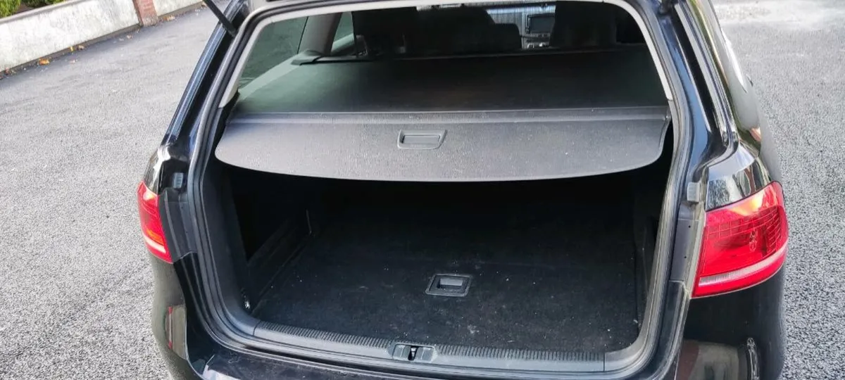 Volkswagen Passat Estate - Image 2