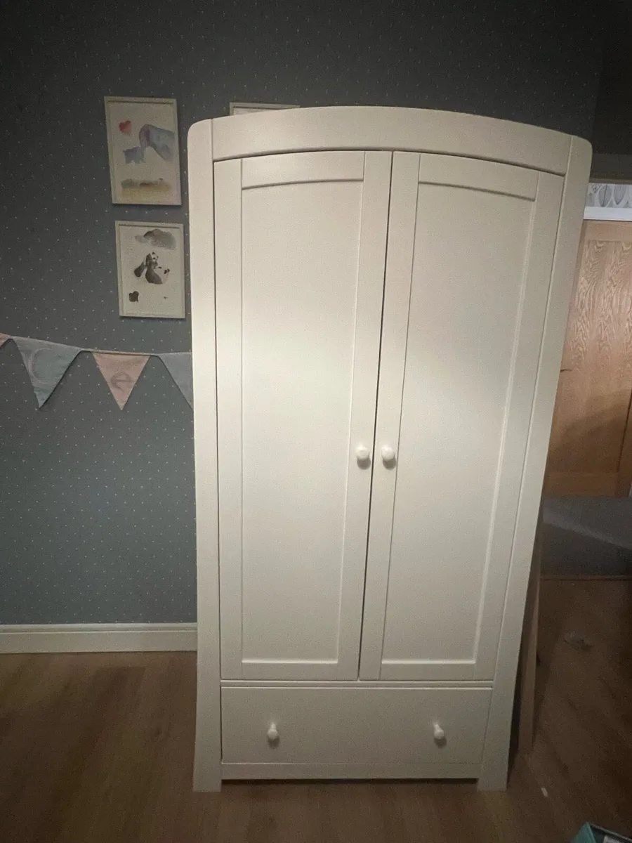 White wardrobe - Image 1