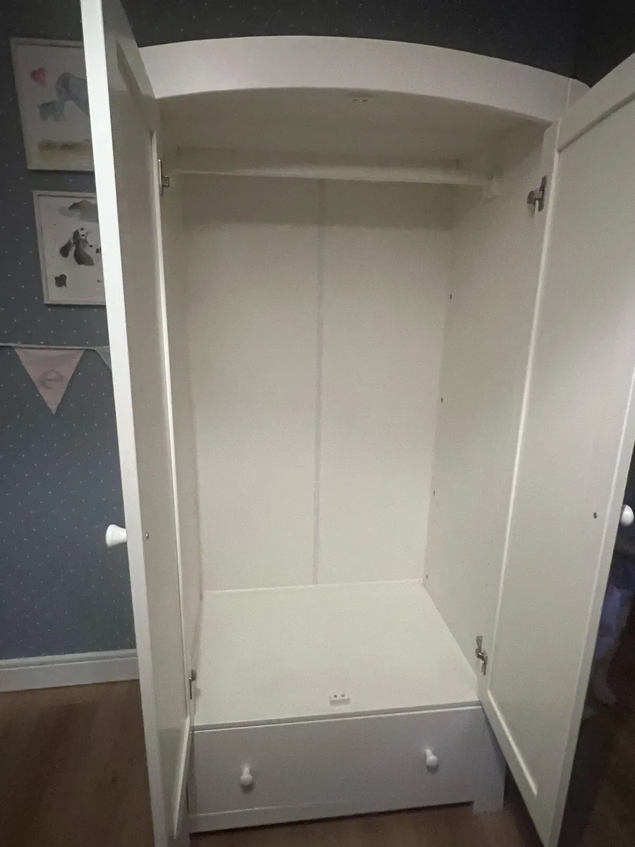 White wardrobe - Image 2