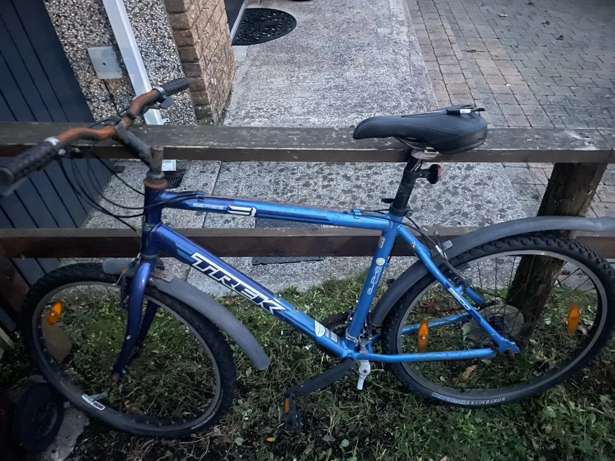 Trek - free to collect - parts or repair