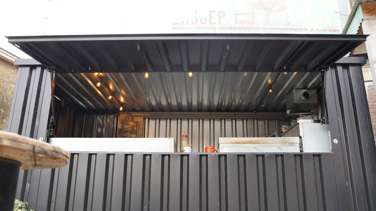 Container bar 4x2 meters as shop stands - Image 2