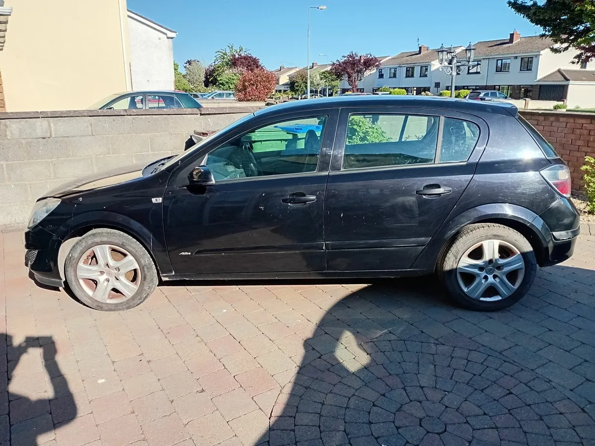 Vauxhall Astra 2009 - Image 2