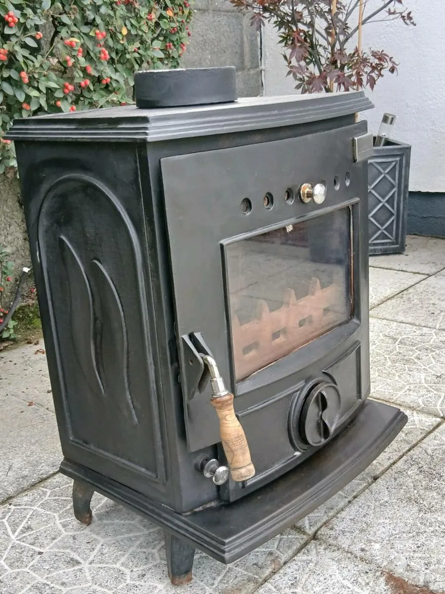 Wood burning stove - Image 1