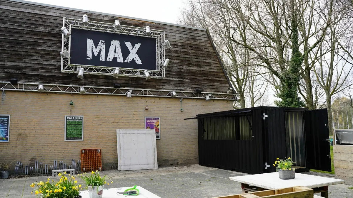 Shop container stand MAX 4x2 meters - Image 3