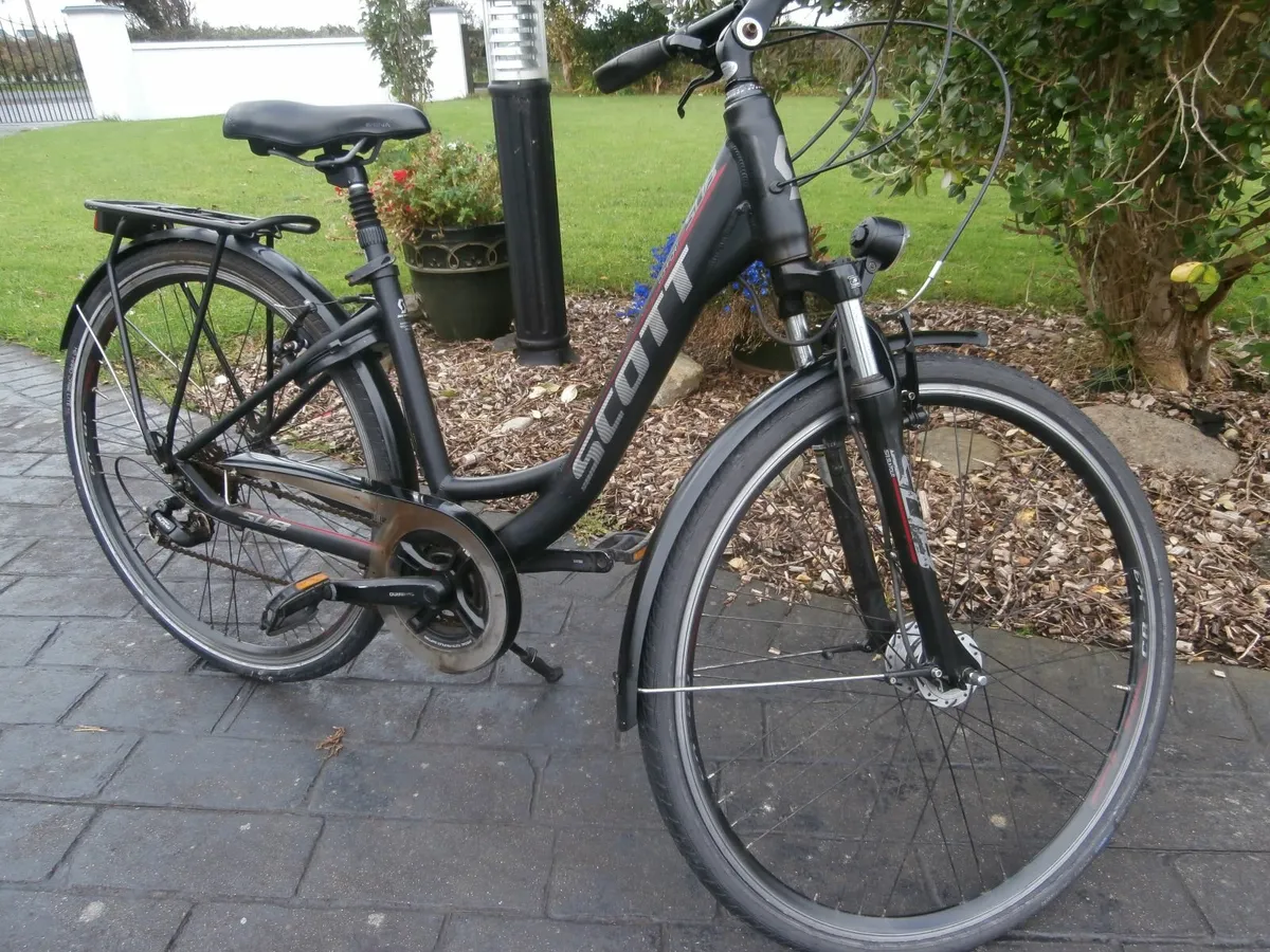 Scott Ladies commuter bicycle - Image 1