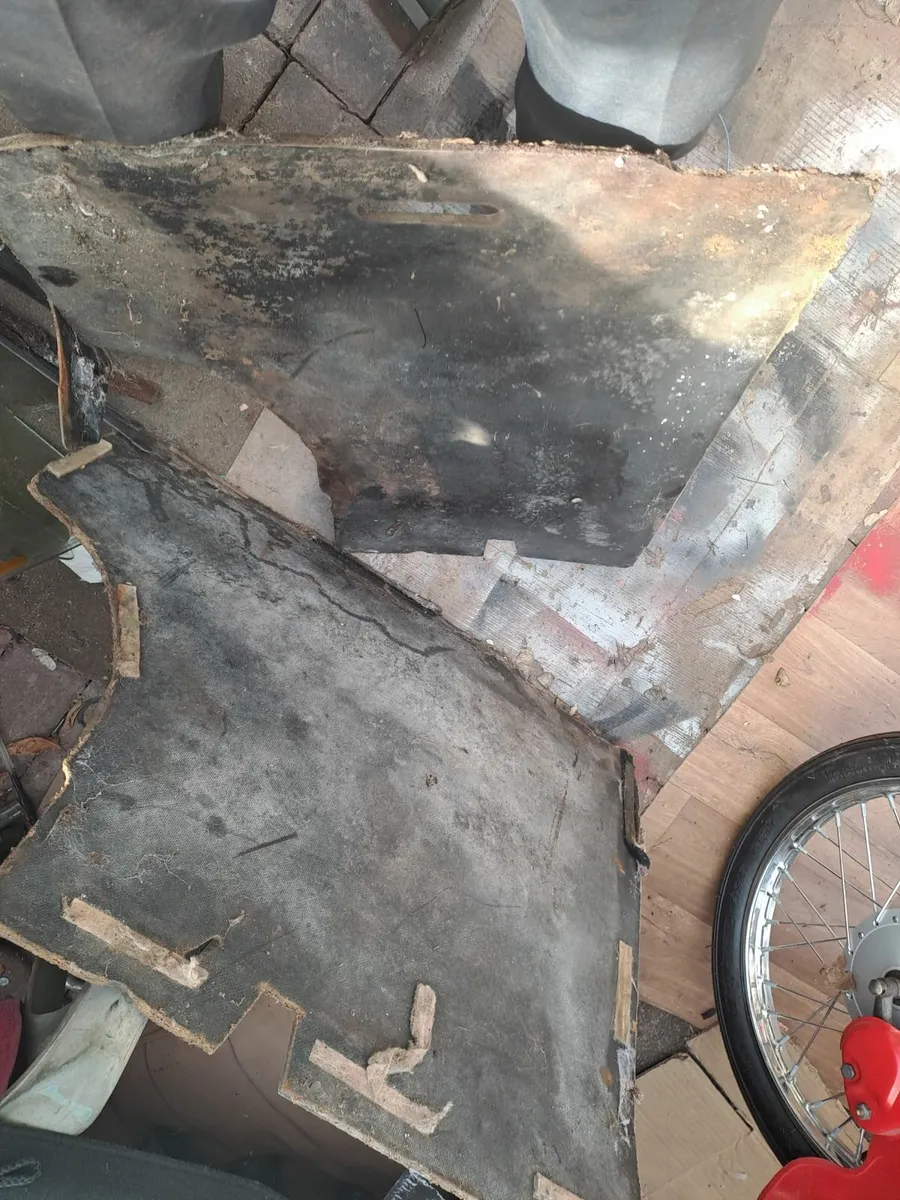 FORD FIESTA (MK 1 POSSIBLY ) SPARE PARTS 1975-1980 - Image 3