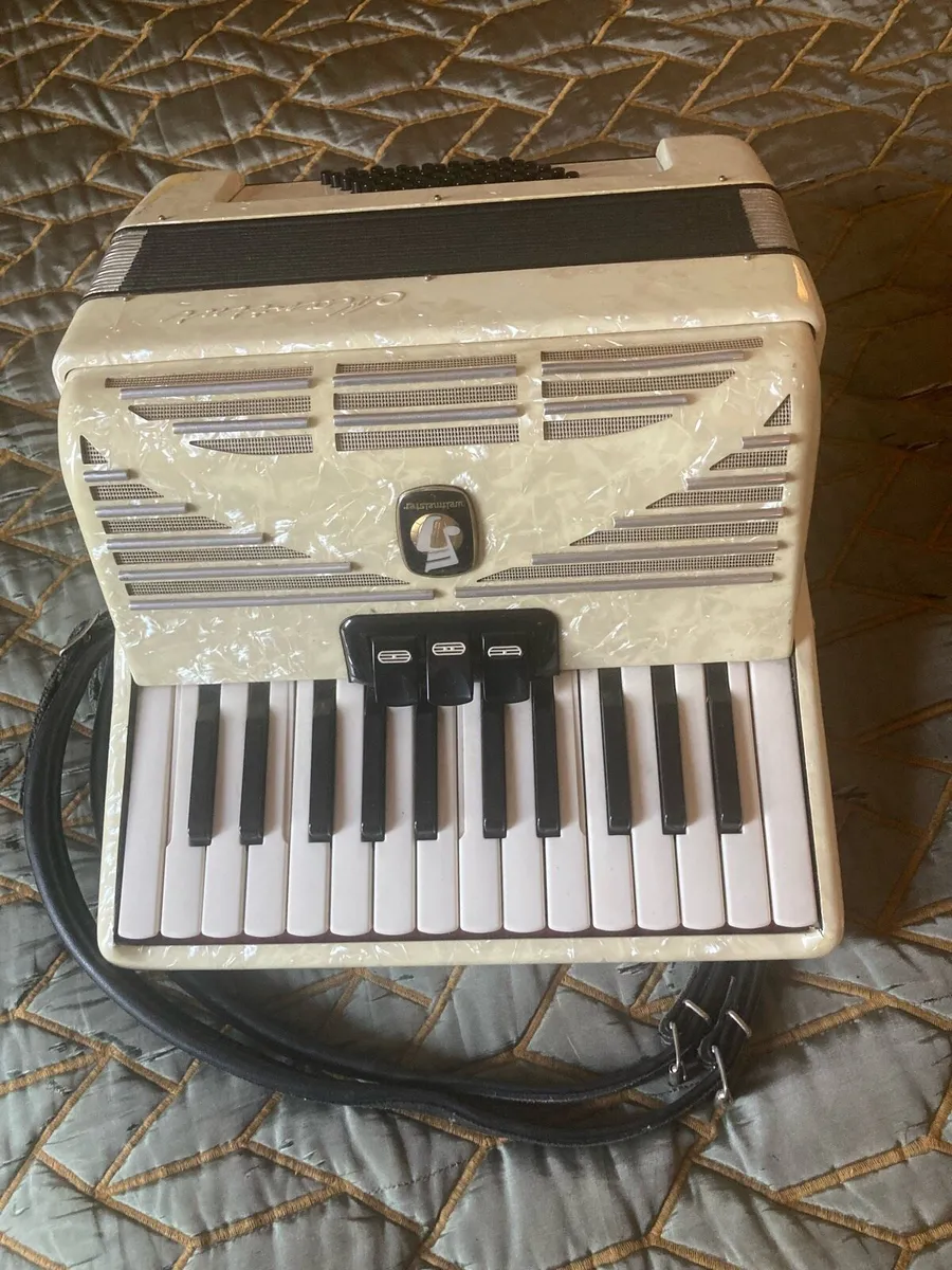 Piano Accordion - Image 1