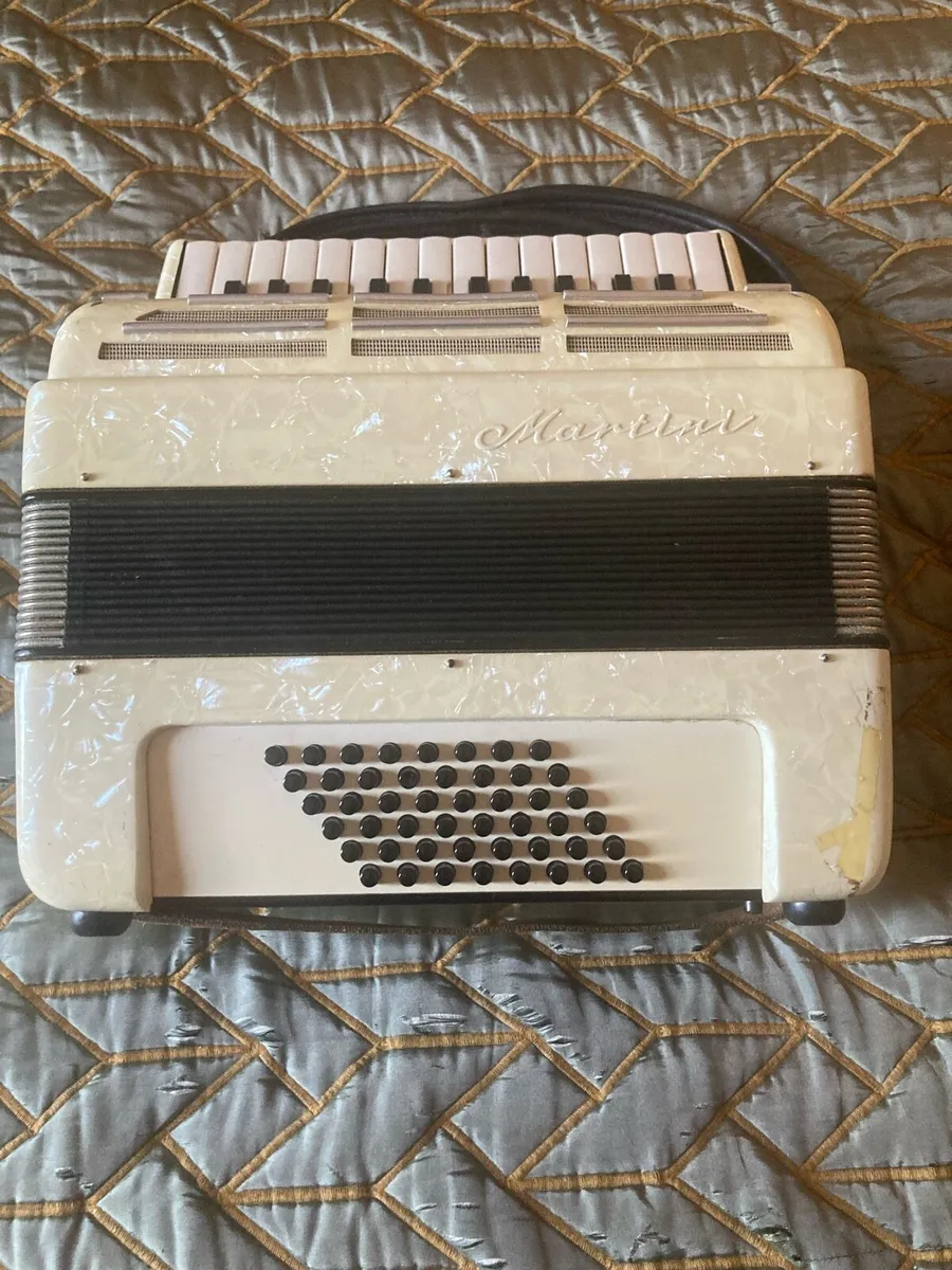 Piano Accordion - Image 2