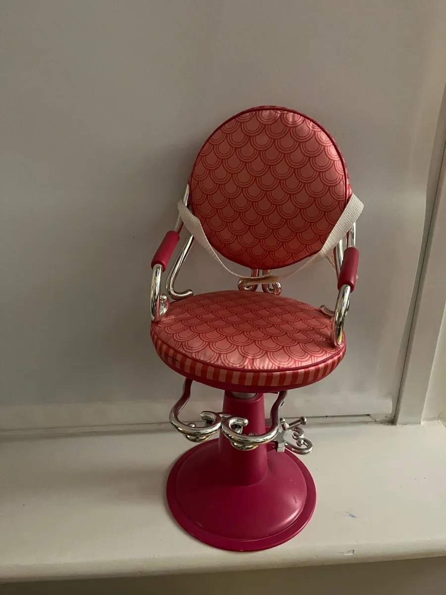 Our generation chair & clothes - Image 1