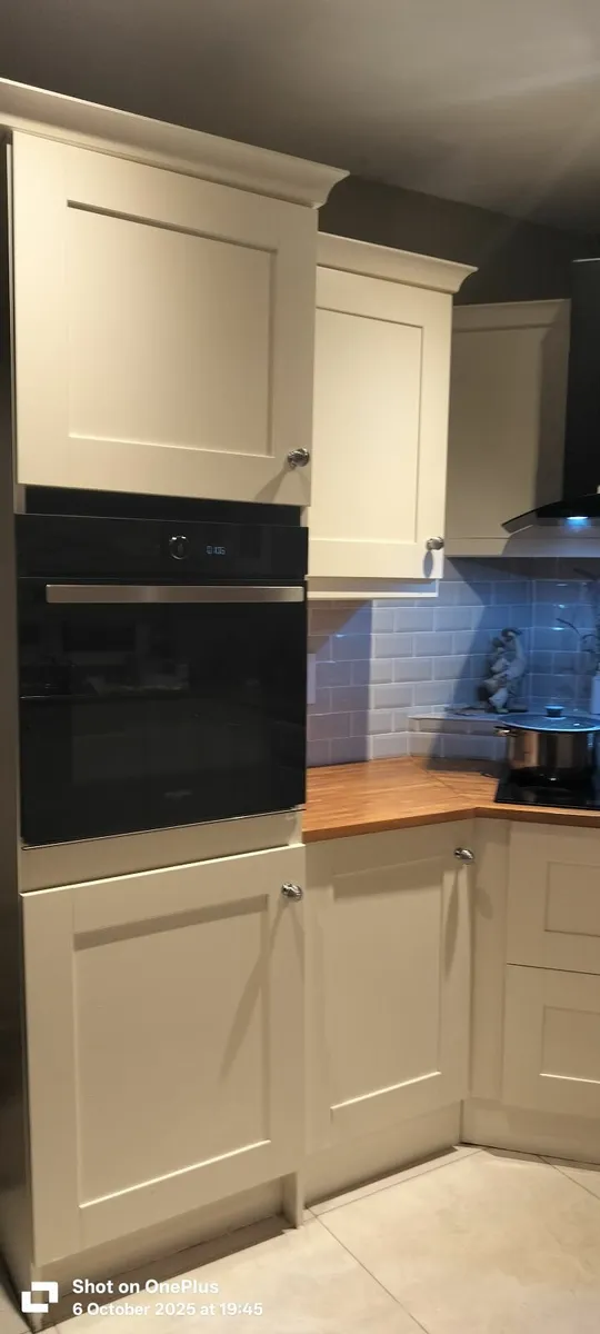 Fitted kitchen - Image 1