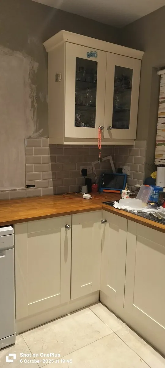 Fitted kitchen - Image 2