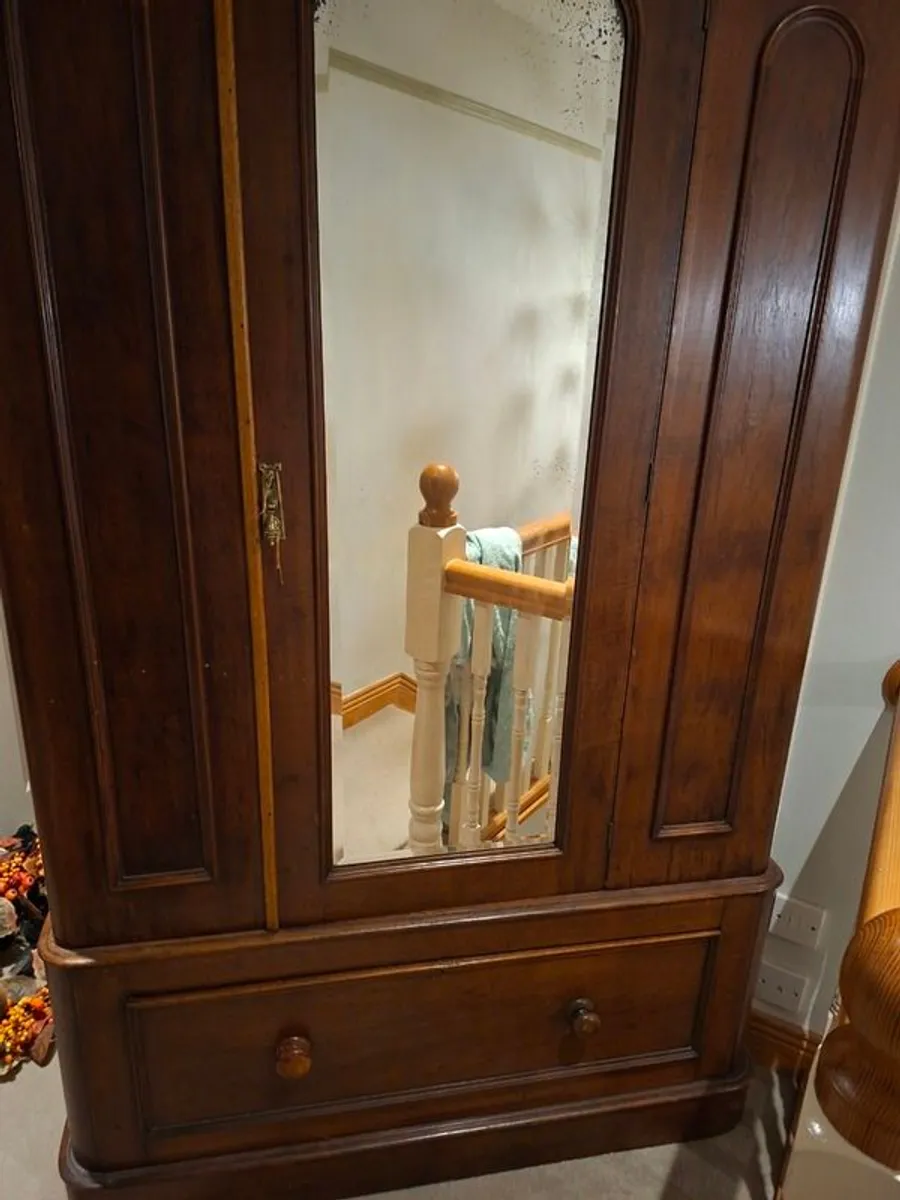 Wardrobe - Image 2