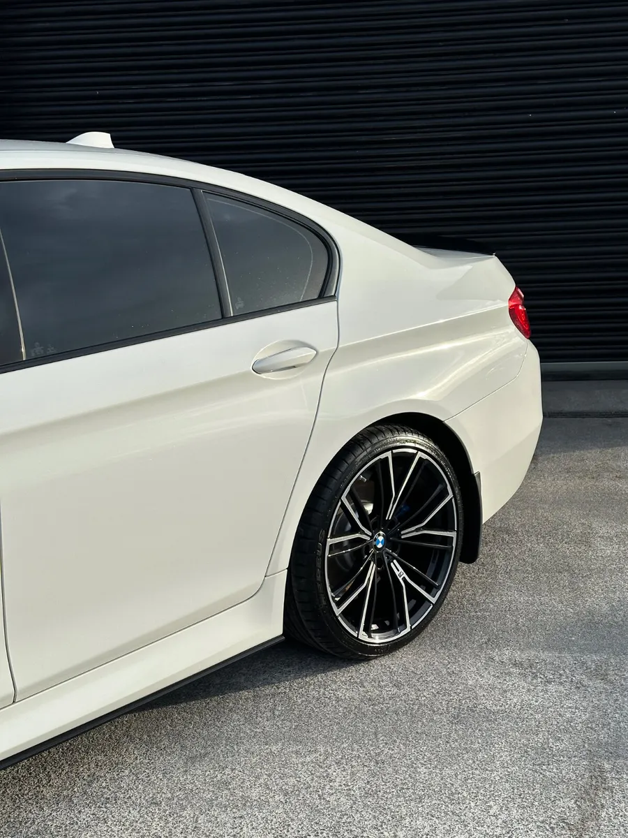 2016 BMW 520D MSPORT AUTO MPERFORMACE - Image 3