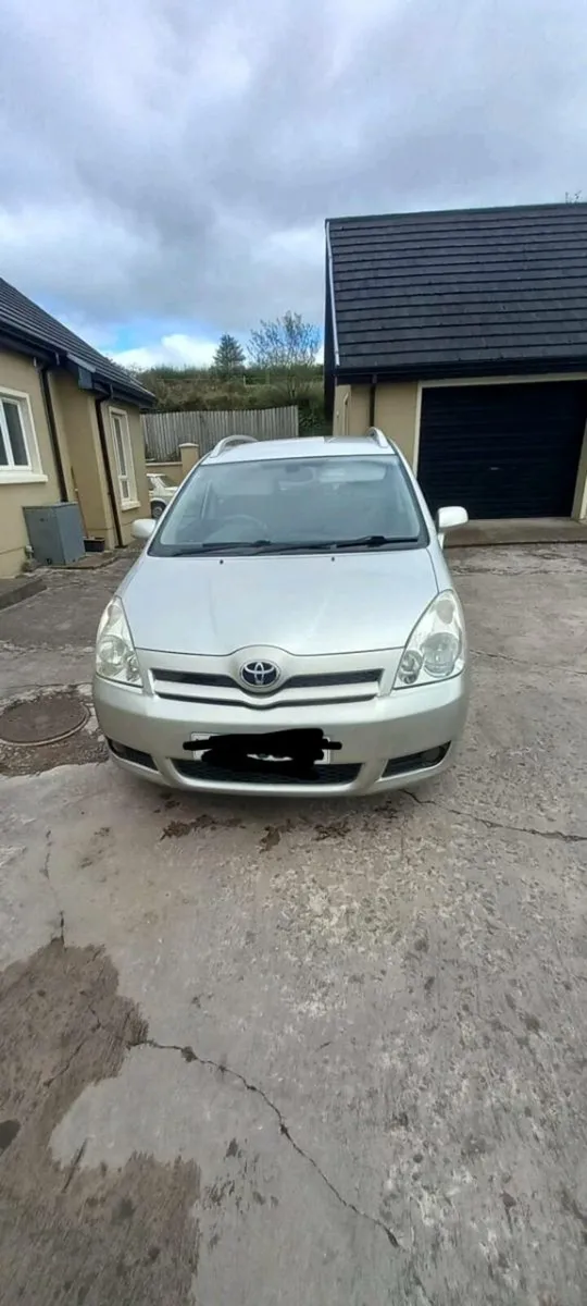 Toyota corolla verso - Image 1