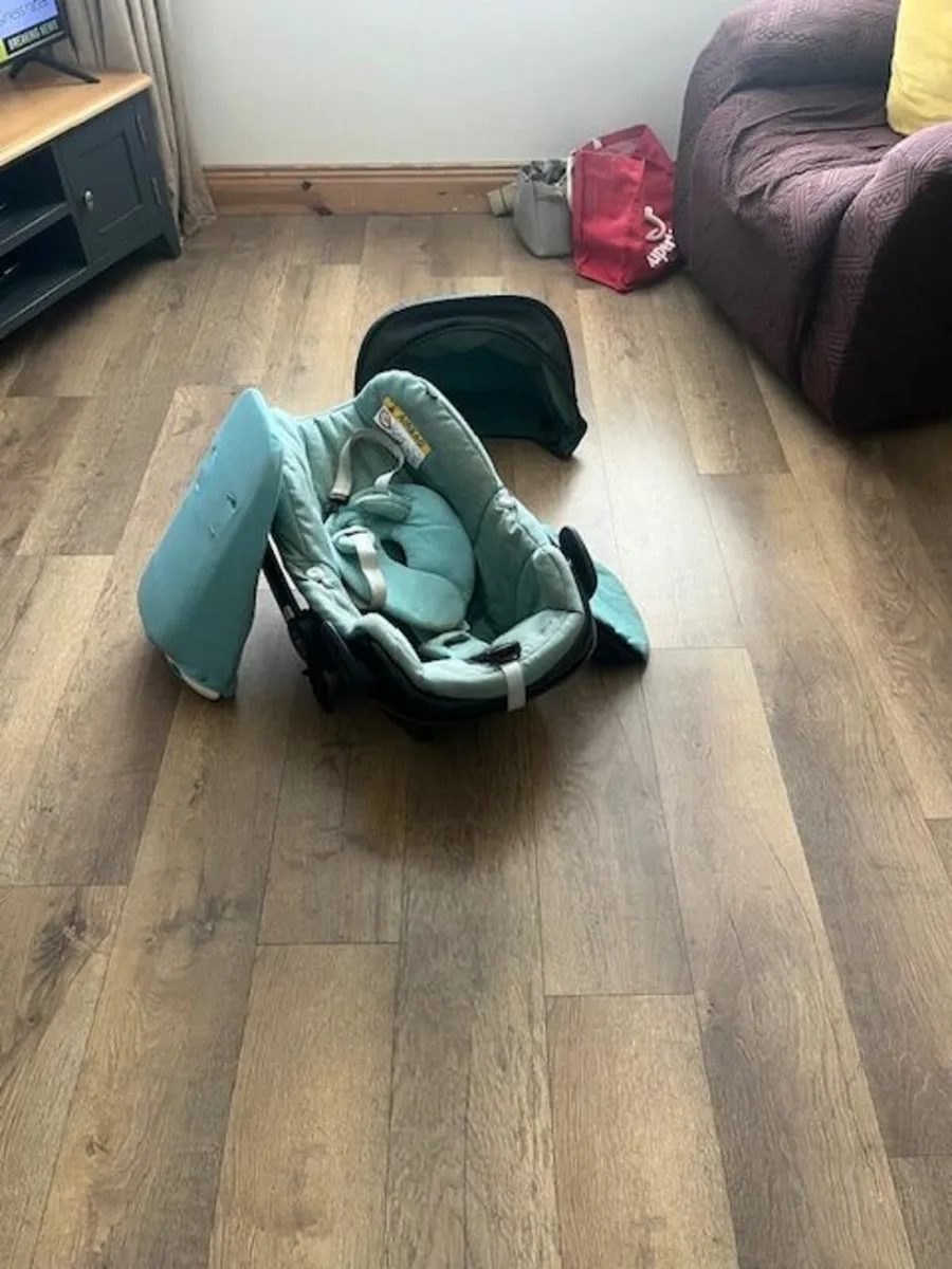 Quinny Travel System - Image 3