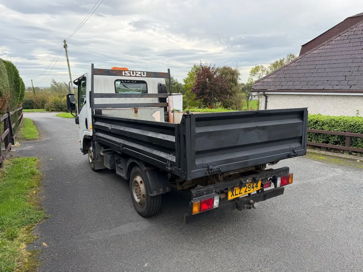 2009 Isuzu Grafter N35 150 3.5 Tonne Dropside Pick - Image 4