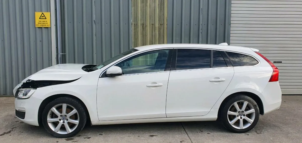 172 VOLVO V60 DIESEL AUTO - Image 4