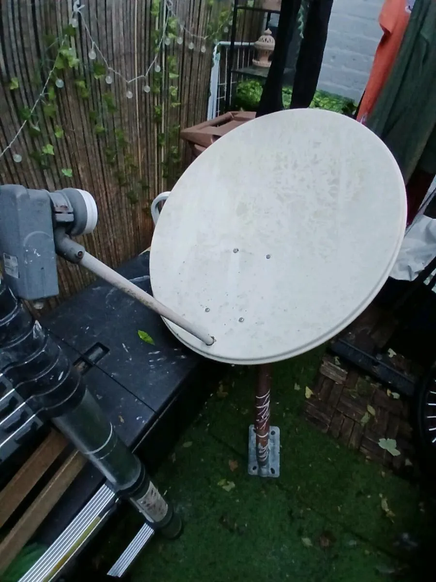 Universal satellite dish - Image 1