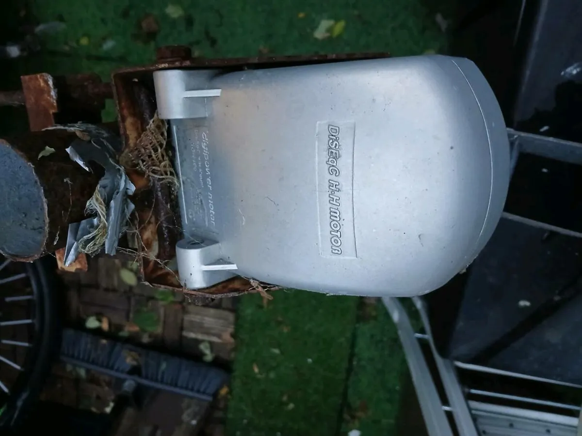 Universal satellite dish - Image 4