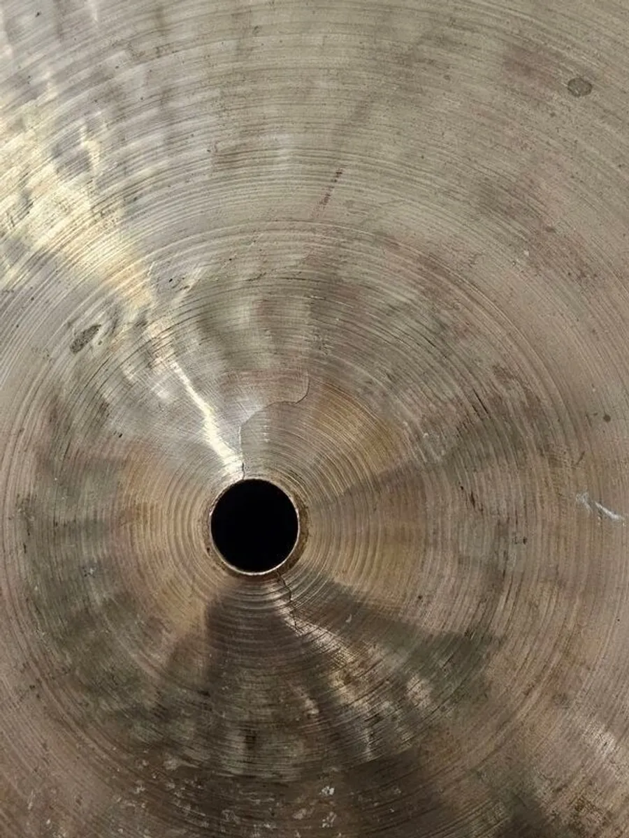 Bosphorus 18" ride cymbal (cracked) - Image 3