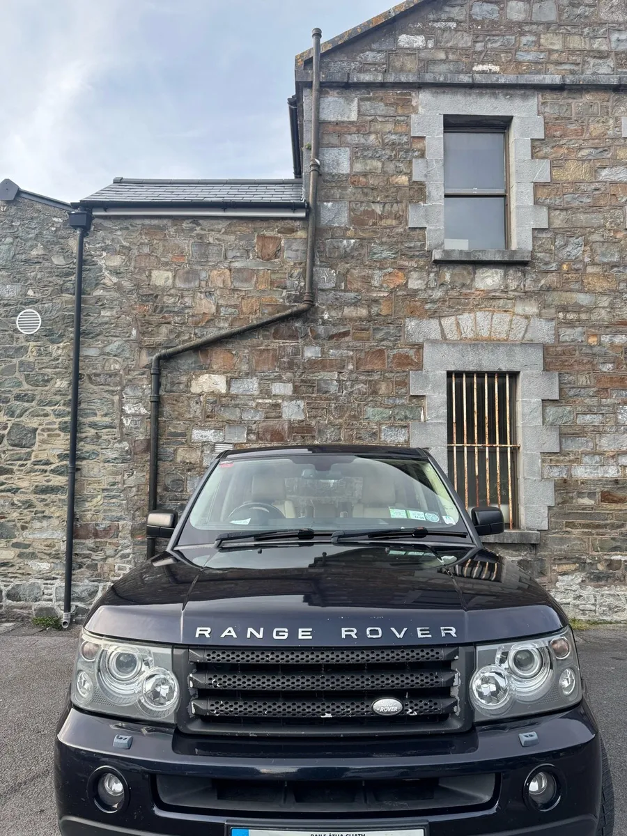 Range Rover - Image 1