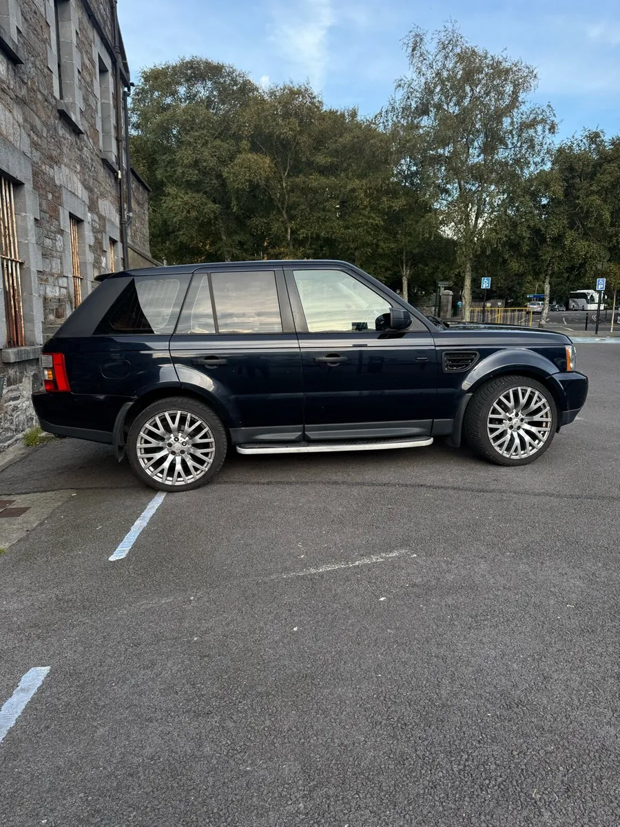 Range Rover - Image 3