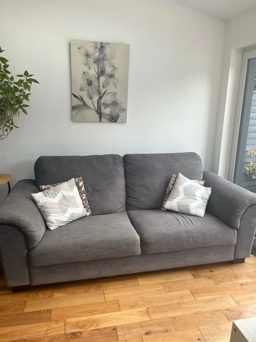 Couch - Image 2