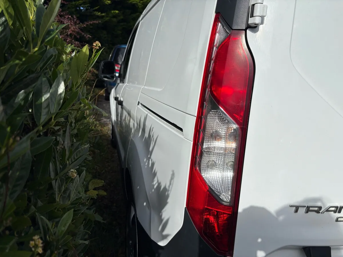 Ford Connect 2015 1.6 Needs Engine - Image 4