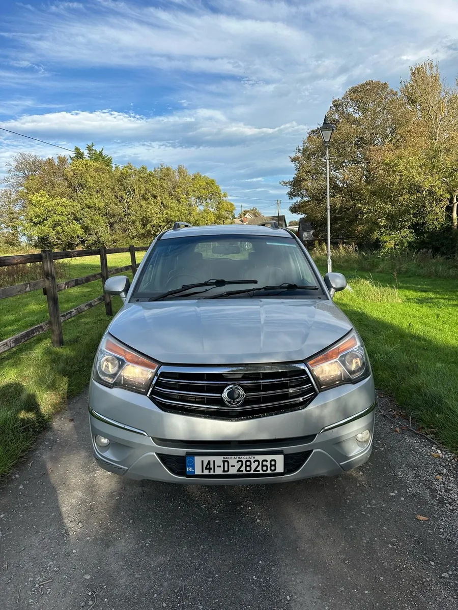 SsangYong Rodius Automatic 2014 - Image 2