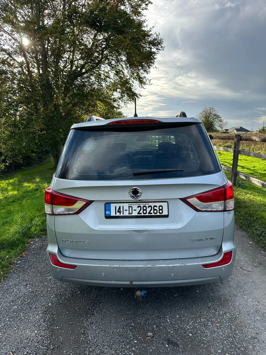 SsangYong Rodius Automatic 2014 - Image 4