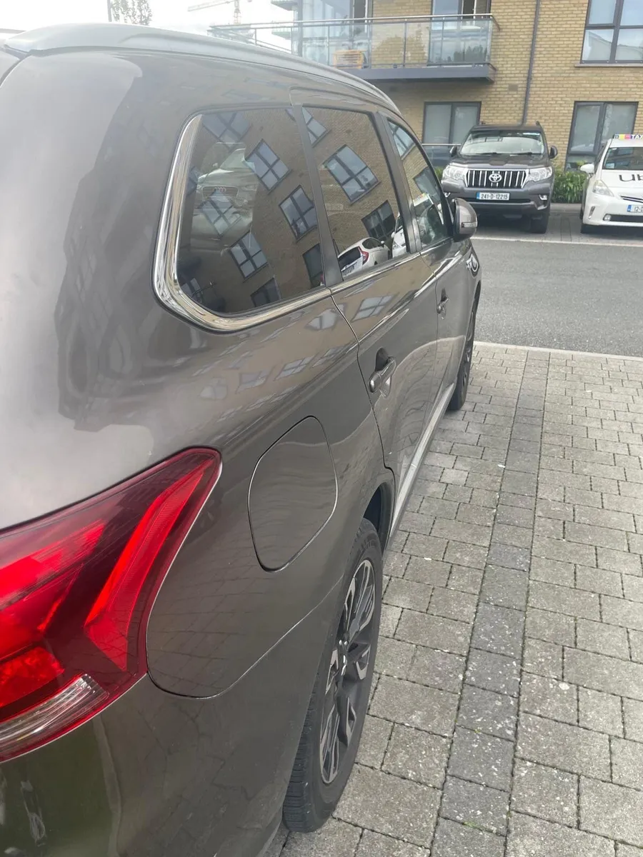 Mitsubishi Outlander 2016 - Image 2