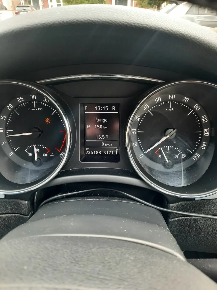 Skoda Superb 2013 - Image 3