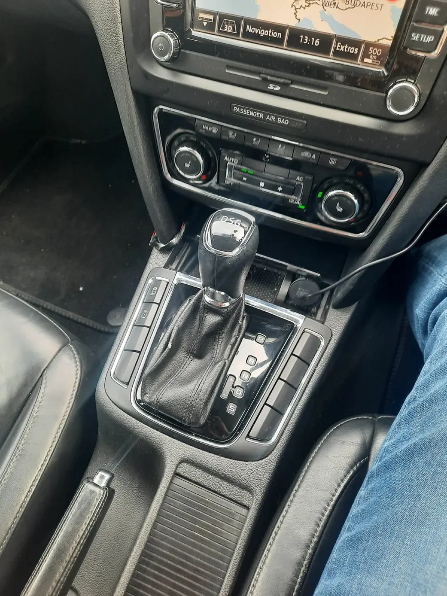 Skoda Superb 2013 - Image 4