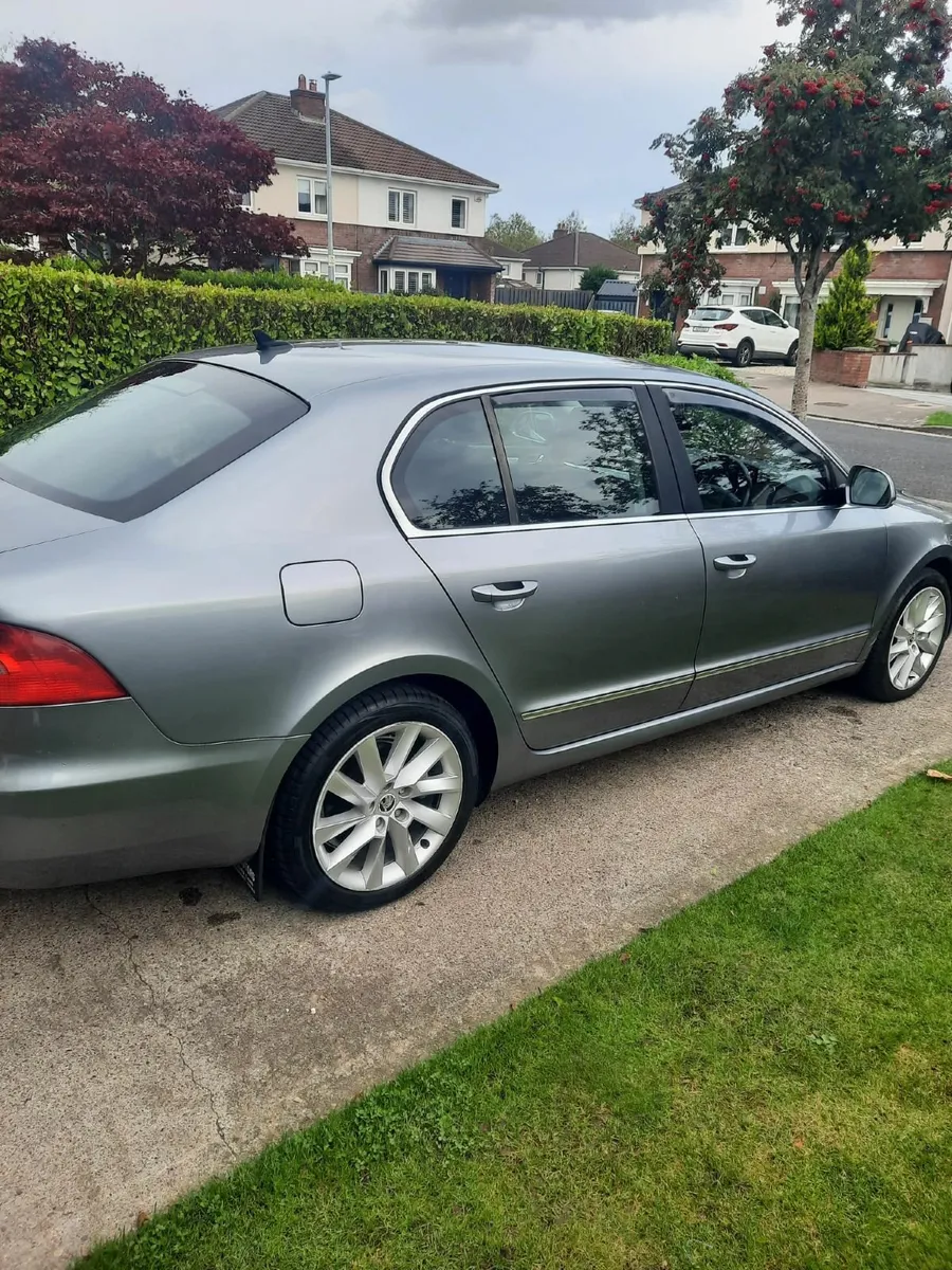 Skoda Superb 2013 - Image 1